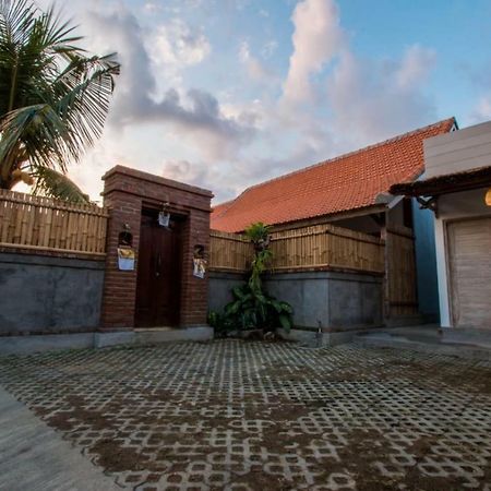 Devan Guest House Canggu Esterno foto